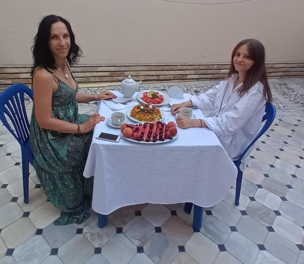 בוקורו Uzbegim Family Guest House מראה חיצוני תמונה